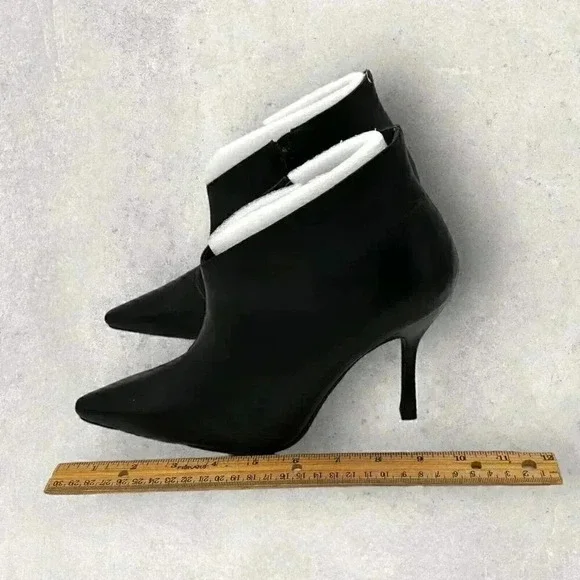 Details high heel booties black leather women's size 8B - Picture 11 of 11